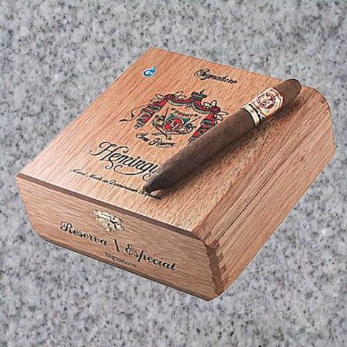 Arturo Fuente: HEMINGWAY SIGNATURE - 4Noggins.com