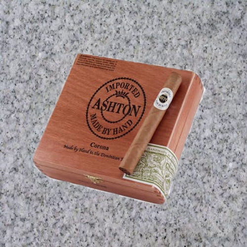 Ashton: CLASSIC CORONA (5.5&quot; x 44)
